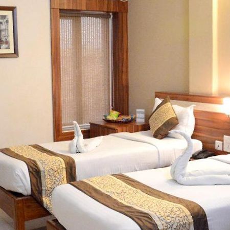Hotel Eden Roc Bhubaneswar Extérieur photo